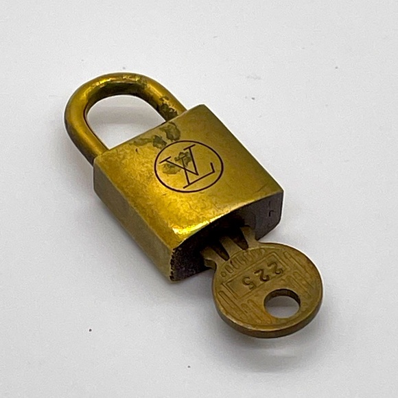 Rare Louis Vuitton #225 🔐 Brass Lock and Key - Picture 1 of 4
